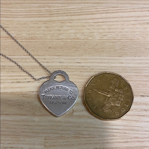 Auth. Tiffany & Co. Silver Heart Pendant w/ Chain - Picture 9 of 9
